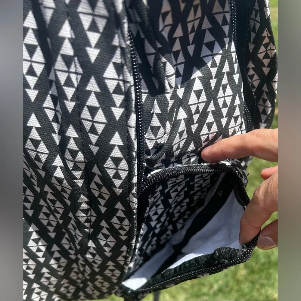 Kavu Rope Sling Bag Crossbody Backpack Black/White Geometric Triangles Trio - Picture 9 of 12